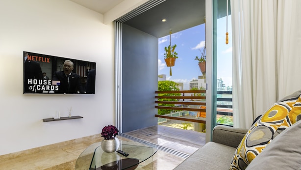 Living area - Awesome 1br, Great Location, Rooftop Pool! (Playa del Carmen)