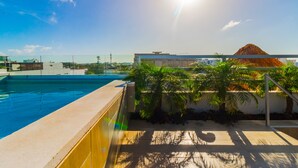 Pool - Awesome 1br, Great Location, Rooftop Pool! (Playa del Carmen)