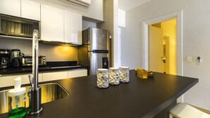 Private kitchen - Awesome 1br, Great Location, Rooftop Pool! (Playa del Carmen)