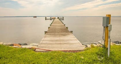 Kent Island Waterfront Cottage