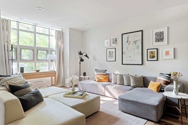 TV, fireplace, offices