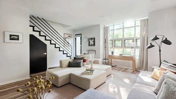 TV, fireplace, offices