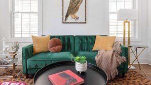 TV, offices - Bohemian Bliss (Atlanta)