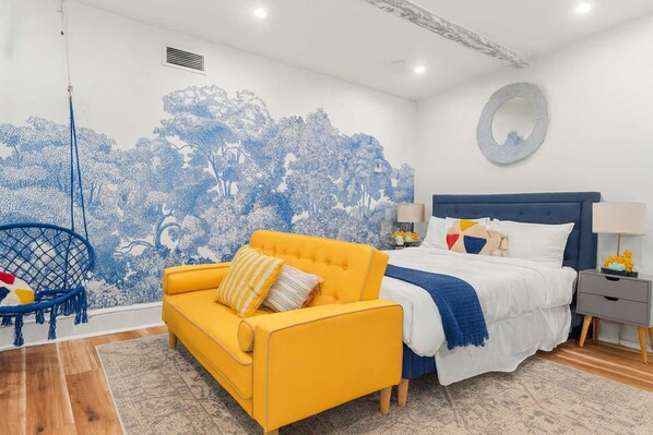 1 bedroom, iron/ironing board, WiFi, bed sheets - The Fox Den (Atlanta)