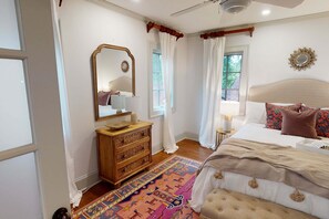 3 bedrooms, desk, iron/ironing board, WiFi