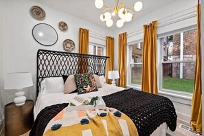 1 makuuhuone, työpöytä, silitysrauta/-lauta, Wi-Fi