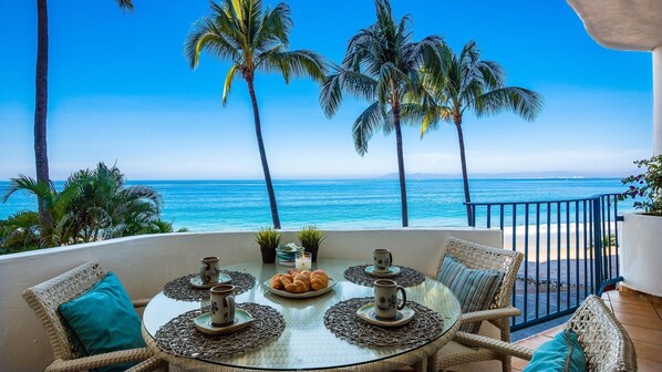 Outdoor dining - Pristine Beach Front Views at Punta Negra! Sunset Casa 2 BD 2 BA (Puerto Vallarta)