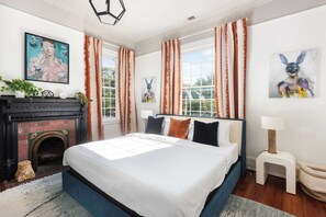 4 bedrooms, desk, iron/ironing board, WiFi