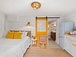 1 habitación, tabla de planchar con plancha, wifi y ropa de cama