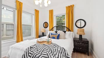 1 bedroom, desk, iron/ironing board, WiFi