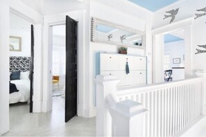 2 bedrooms, desk, iron/ironing board, WiFi - Sparrow by Minty Living  (Atlanta)