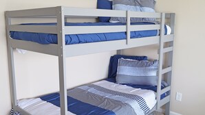 4 Schlafzimmer, Schreibtisch, kostenloses WLAN, Bettwäsche
