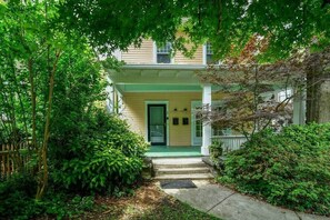 Exterior detail - Fern (Atlanta)