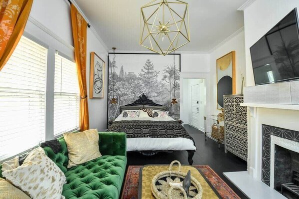 1 habitación, tabla de planchar con plancha, wifi y ropa de cama 