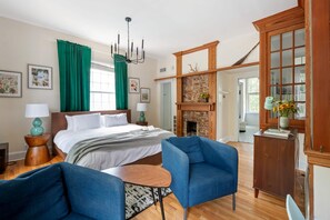 1 habitación, escritorio, tabla de planchar con plancha y wifi 