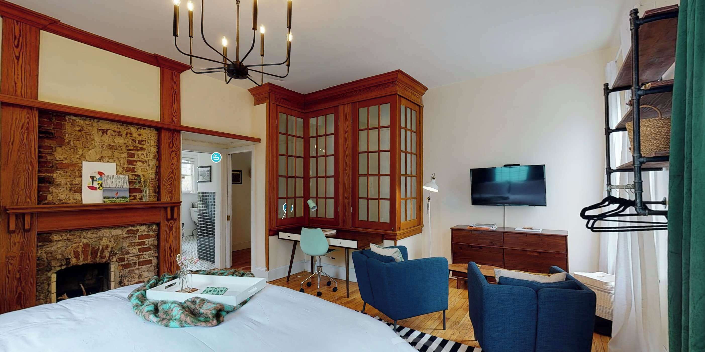 1 bedroom, desk, iron/ironing board, WiFi