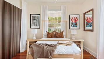 1 makuuhuone, työpöytä, silitysrauta/-lauta, Wi-Fi