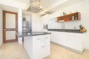 Microwave, oven, stovetop, cookware/dishes/utensils - Anav-b31 Nice and Cozy 2 BR W/ Amazing Amenities Pool and Gardens (Akumal)
