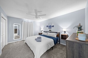 3 bedrooms, desk, iron/ironing board, travel cot