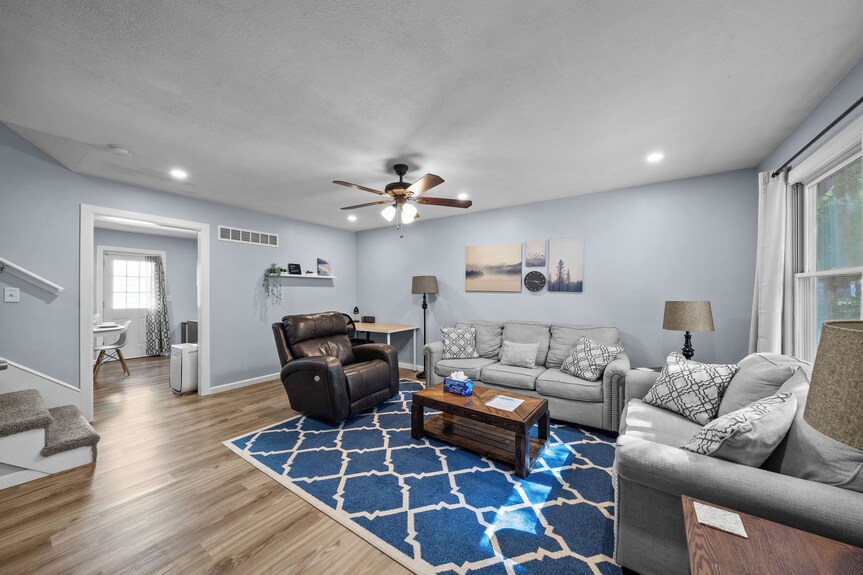 Clean, Spacious, And Fully Renovated Townhouse With Modern Charm And Comfort. - Spring Hill, KS