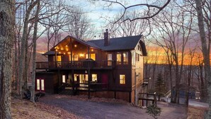 Exterior - Private Mountain Home, 2miles To Ski, Hot Tub, Views, Fireplace, & Pet Friendly! (Beech Mountain)