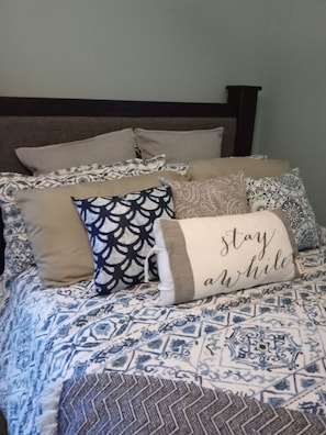 3 bedrooms, iron/ironing board, free WiFi, bed sheets