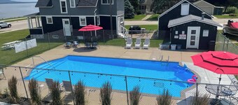 2 Bedroom Suite with kitchenette (main level)