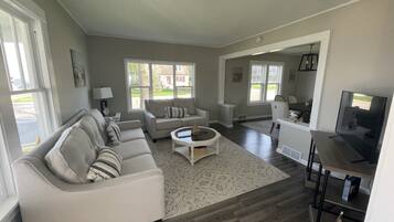 Téléviseur, bureau