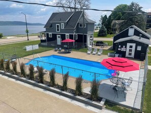 Pool - Single King Room (Upper Level) (Lake City)