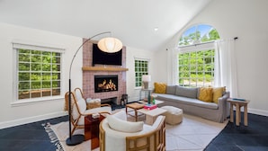 Living area - Escape in Springs (East Hampton)