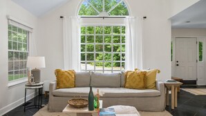 Living area - Escape in Springs (East Hampton)