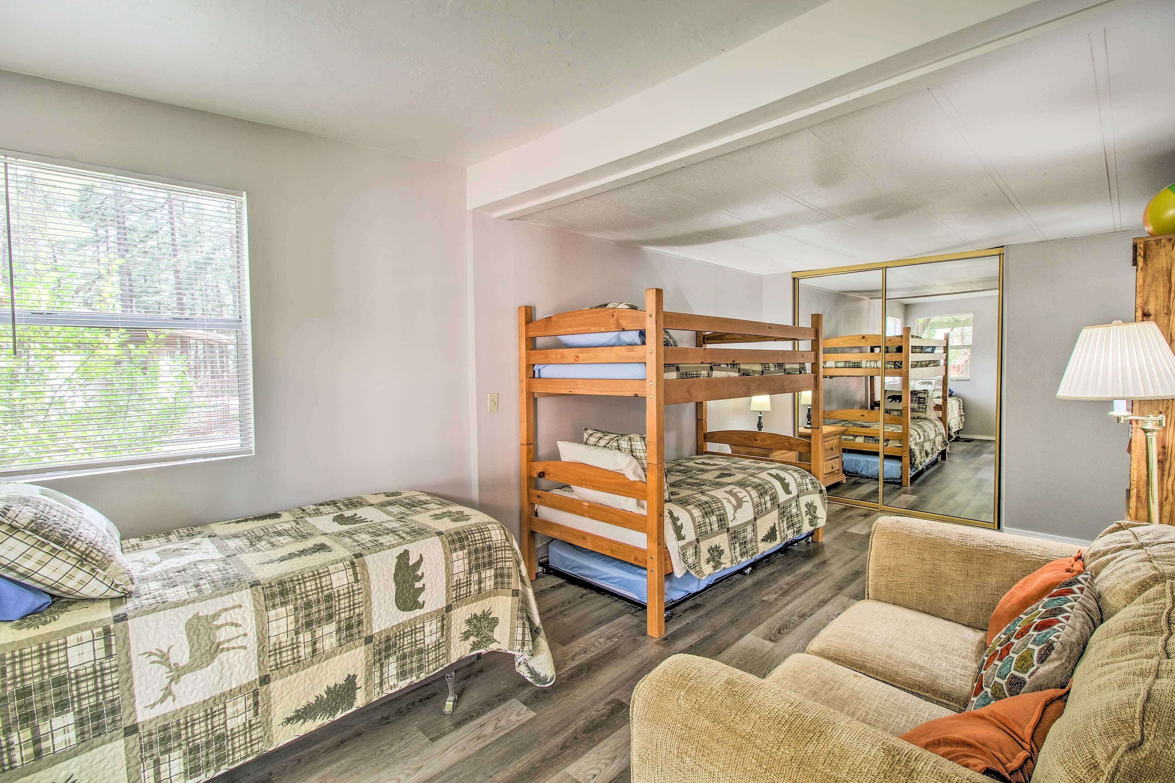 2 chambres, fer et planche à repasser, Wi-Fi, draps fournis