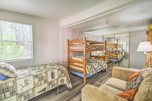 2 chambres, fer et planche à repasser, Wi-Fi, draps fournis