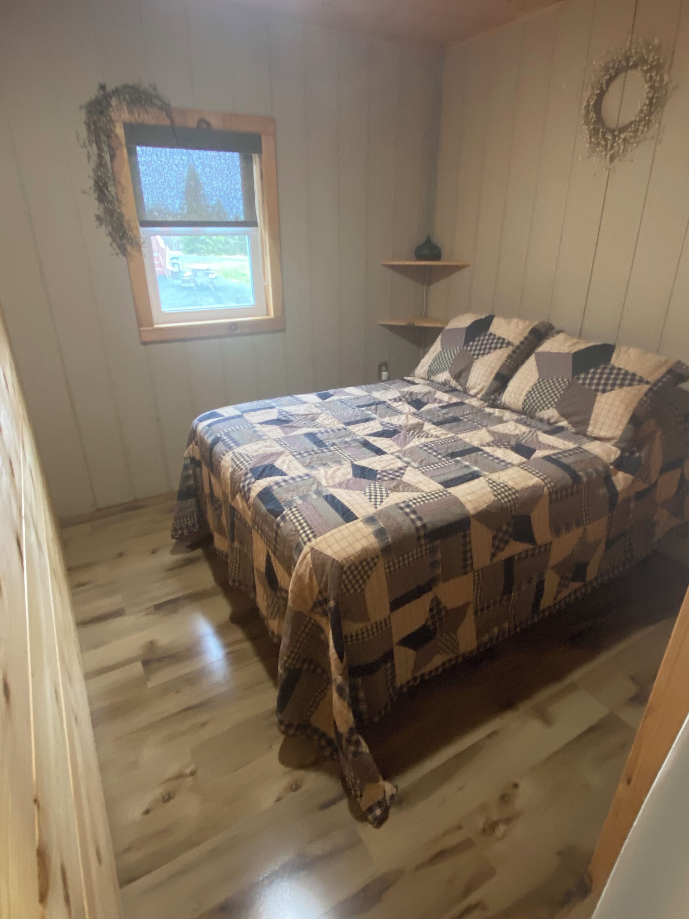 2 bedrooms, WiFi (free), bed sheets