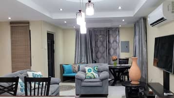 Smart TV, books, stereo