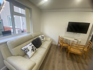 Appartement Ville, salle de bain attenante, vue sur le jardin (Luxury) | Restauration