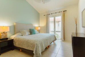 2 habitaciones y espacio para trabajar con laptop 