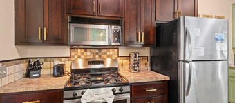 Family Friendly Cozy Mountain Cabin w/ Hot tub and Game Room