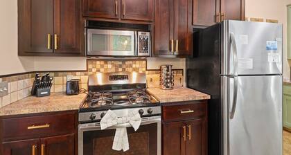 Family Friendly Cozy Mountain Cabin w/ Hot tub and Game Room