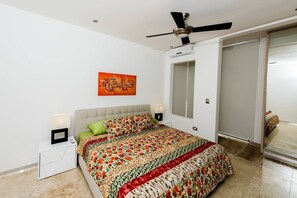 2 makuuhuonetta, kannettavalle tietokoneelle sopiva työtila