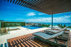 Outdoor pool - Dream Penthouse 2br! Steps to Beach! Pool! Best! (Playa del Carmen)
