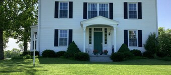 Close to Oxford and Miami U. Pet friendly-limit 2. Country setting.