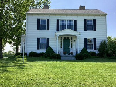 Close to Oxford and Miami U. Pet friendly-limit 2. Country setting.