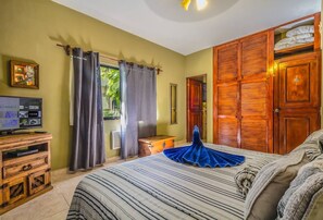 2 habitaciones y espacio para trabajar con laptop 