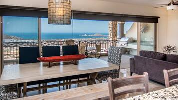 Khu ẩm thực ngoài trời