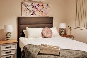 3 makuuhuonetta, silitysrauta/-lauta, vauvan matkasänky, ilmainen Wi-Fi