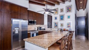 Micro-ondas, fogão, cooktop, lava-louças