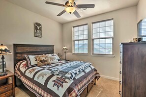 3 bedrooms, desk, travel cot, WiFi - Balcony & Grill: Mtn-View Retreat in Granby! (Granby)