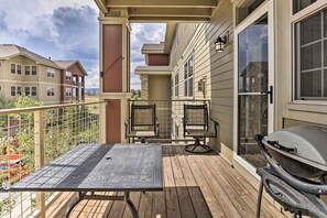 Outdoor dining - Balcony & Grill: Mtn-View Retreat in Granby! (Granby)