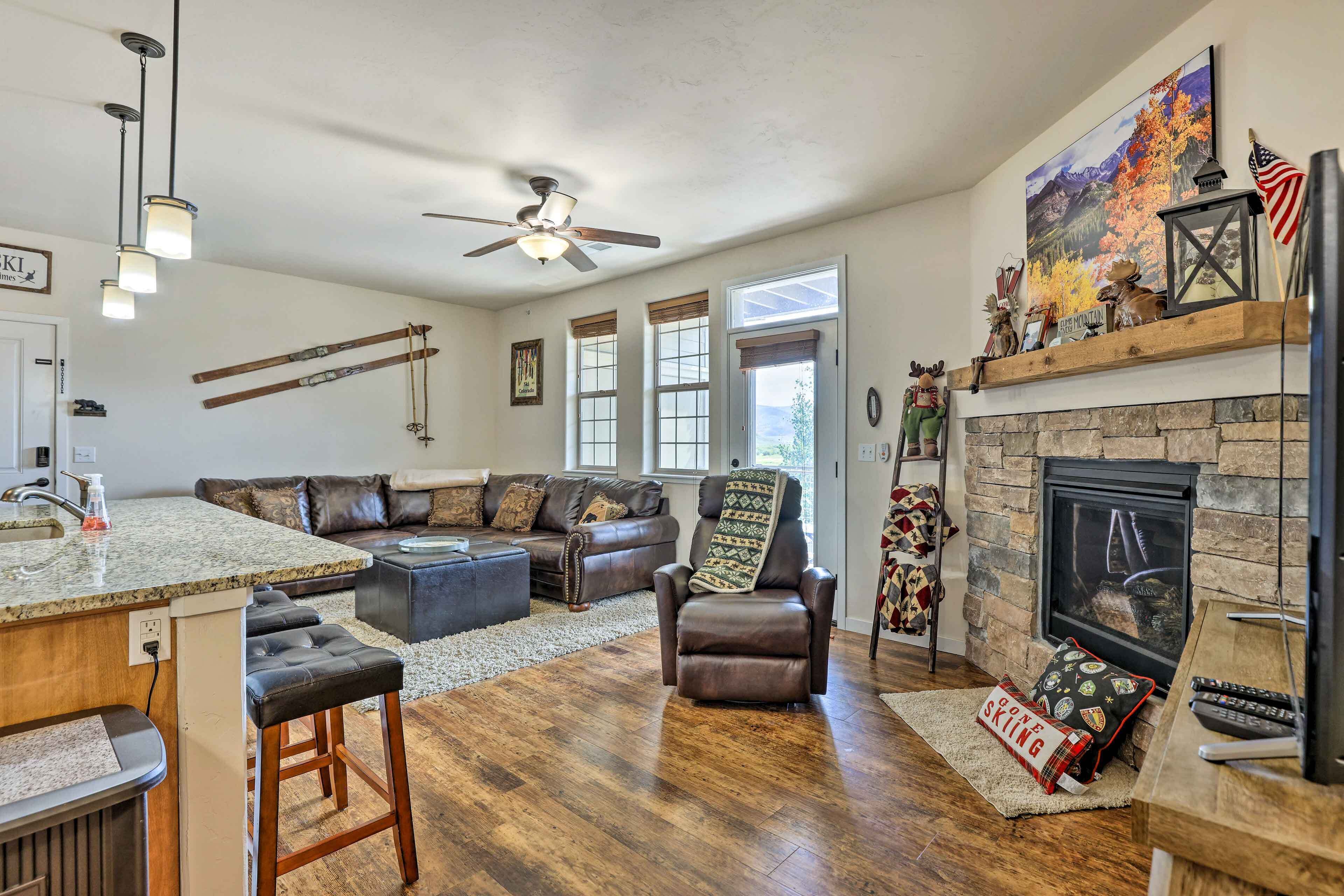 Cozy Granby Retreat w/ Balcony, Grill & Mtn Views!